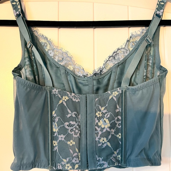 NEW VICTORIAS SECRET LACE EMBROIDERED BUSTIER CORSET SIZE MEDIUM - Picture 4 of 6